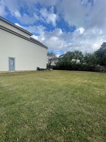 1300 Ketch Court, League City, TX 77573