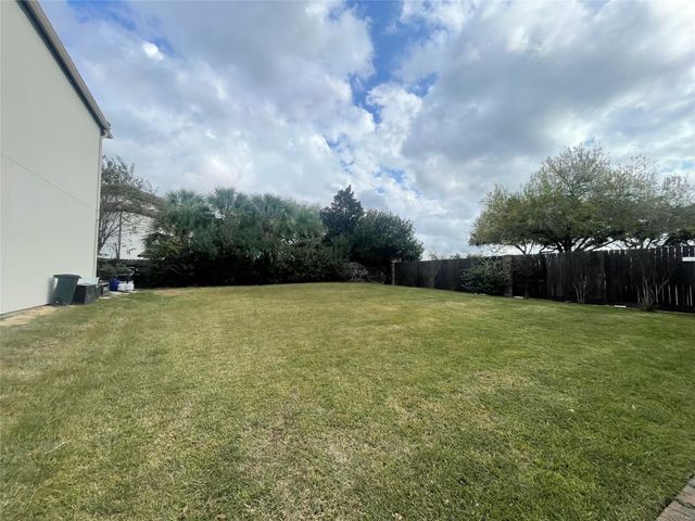 1300 Ketch Court, League City, TX 77573