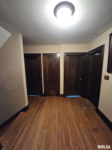 1027 N INSTITUTE Place, Peoria, IL 61606