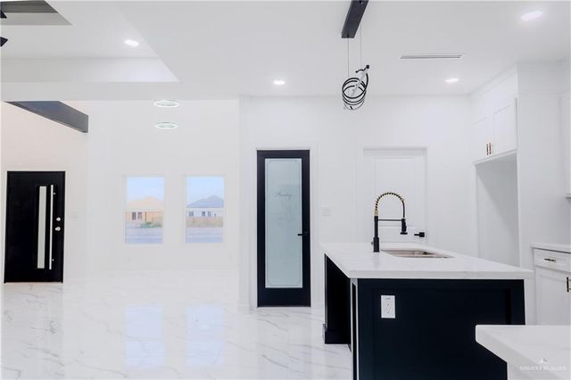 2310 E Sabinal Avenue, Hidalgo, TX 78544