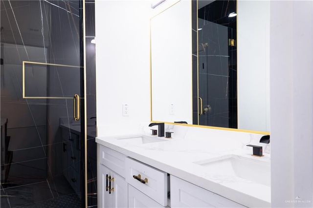 2310 E Sabinal Avenue, Hidalgo, TX 78544