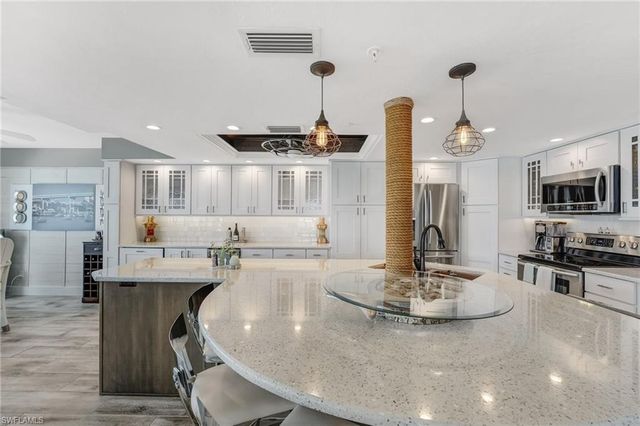 345 Mango ST 401, Fort Myers Beach, FL 33931