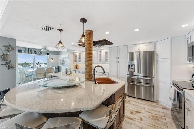 345 Mango ST 401, Fort Myers Beach, FL 33931