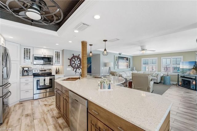 345 Mango ST 401, Fort Myers Beach, FL 33931