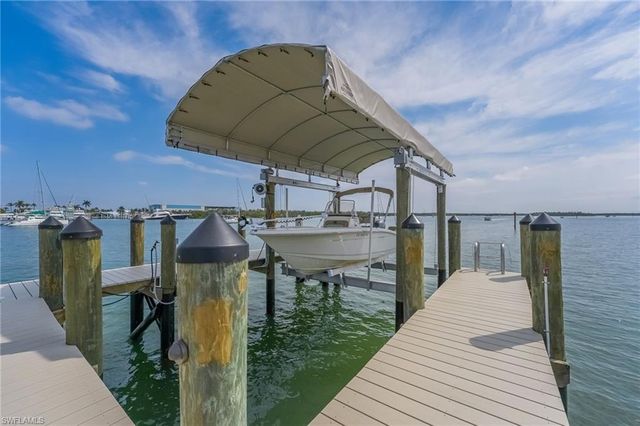 345 Mango ST 401, Fort Myers Beach, FL 33931