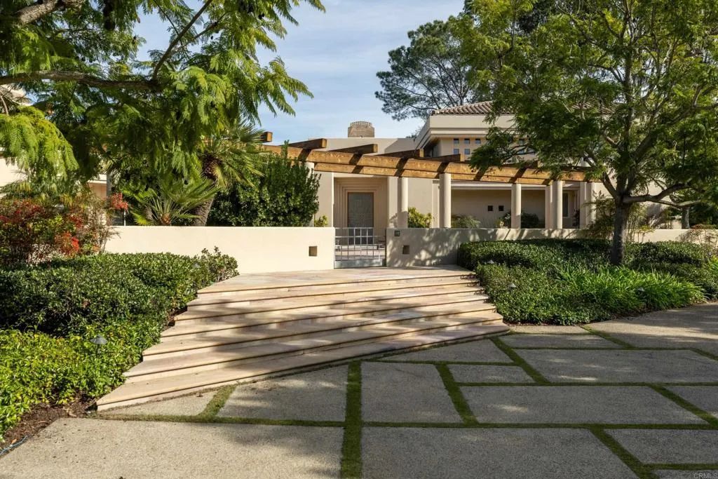 5320 Avenida Maravillas, Rancho Santa Fe, CA 92067