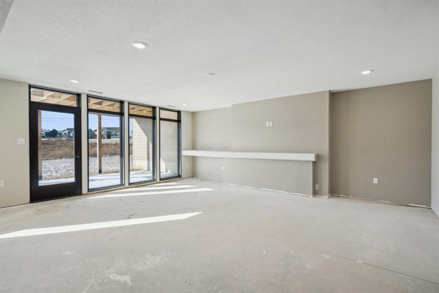 4004 Keagles Crossing, Cedar Falls, IA 50613