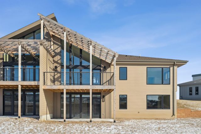 4004 Keagles Crossing, Cedar Falls, IA 50613