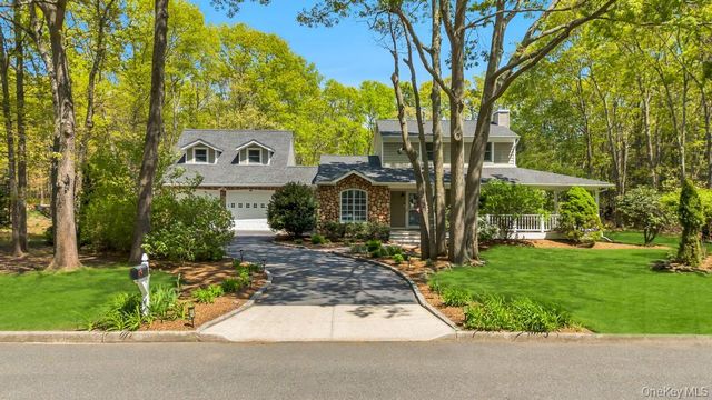 5 Barbara Anne Street, Manorville, NY 11949