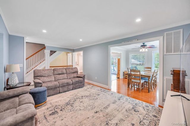 5 Barbara Anne Street, Manorville, NY 11949
