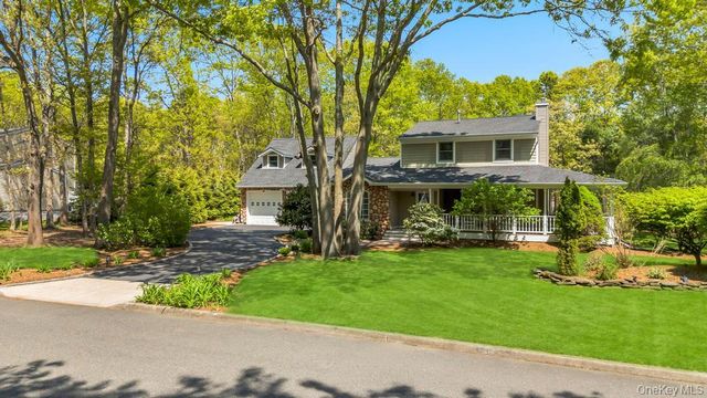 5 Barbara Anne Street, Manorville, NY 11949