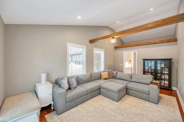 5 Barbara Anne Street, Manorville, NY 11949