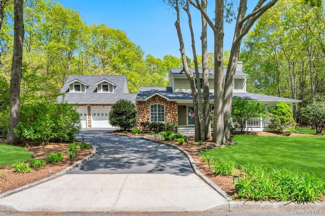 5 Barbara Anne Street, Manorville, NY 11949