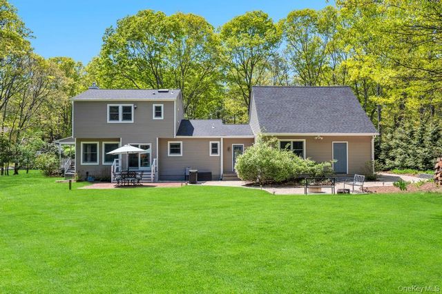 5 Barbara Anne Street, Manorville, NY 11949