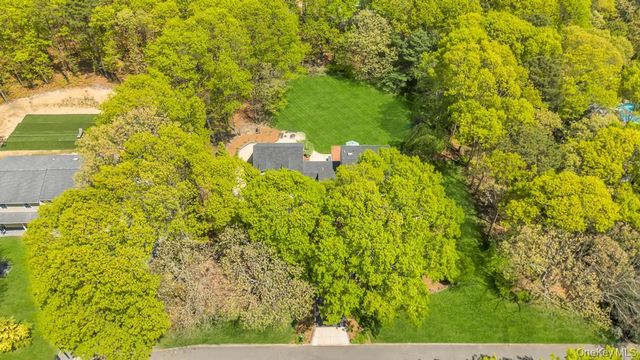 5 Barbara Anne Street, Manorville, NY 11949