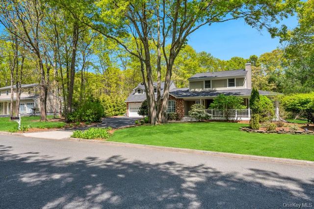 5 Barbara Anne Street, Manorville, NY 11949