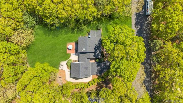 5 Barbara Anne Street, Manorville, NY 11949