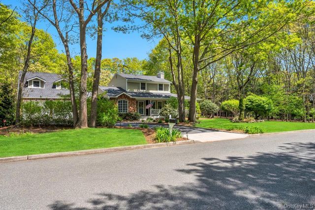5 Barbara Anne Street, Manorville, NY 11949