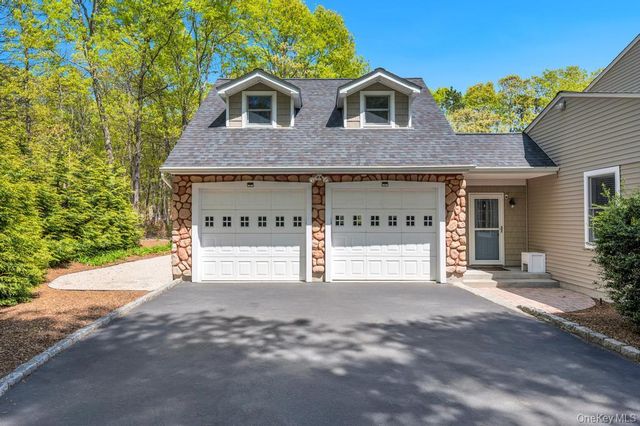 5 Barbara Anne Street, Manorville, NY 11949