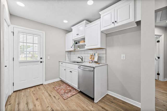 303 Park Ln, Clarksville, TN 37042
