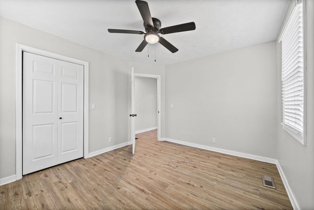 303 Park Ln, Clarksville, TN 37042