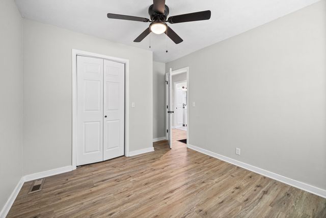 303 Park Ln, Clarksville, TN 37042