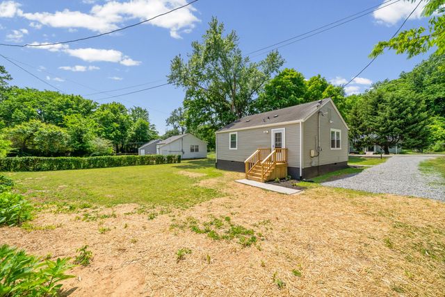 303 Park Ln, Clarksville, TN 37042
