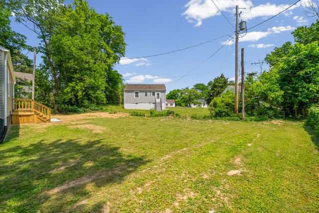 303 Park Ln, Clarksville, TN 37042