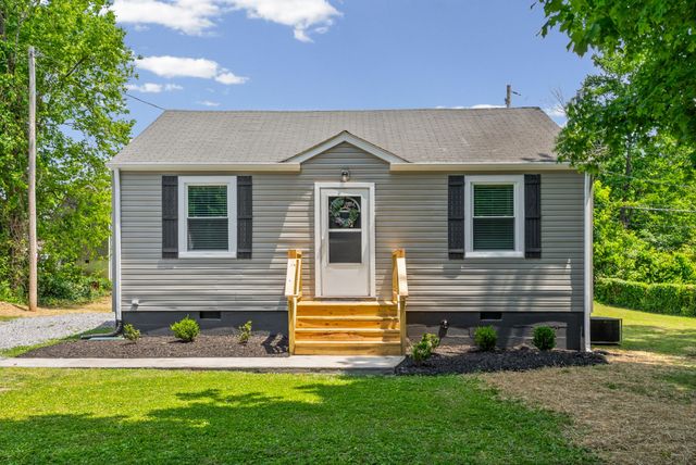 303 Park Ln, Clarksville, TN 37042