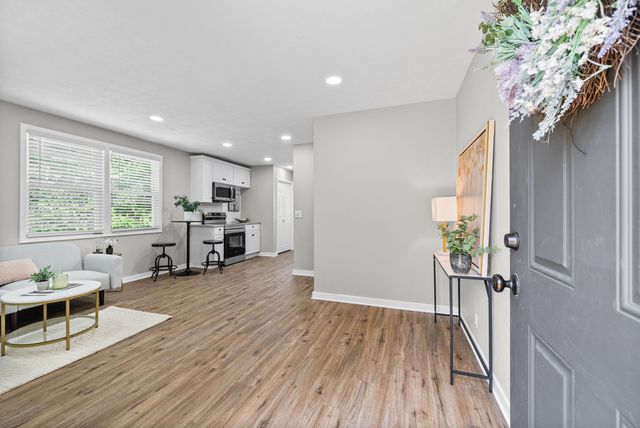 303 Park Ln, Clarksville, TN 37042