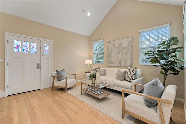 1317 Saint Francis Street, Redwood City, CA 94061