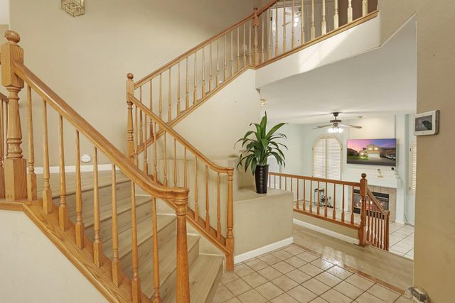 1725 Mark Mead Ln, Modesto, CA 95356