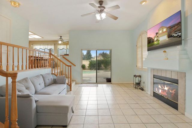 1725 Mark Mead Ln, Modesto, CA 95356