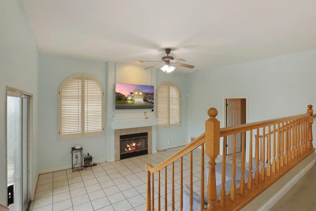 1725 Mark Mead Ln, Modesto, CA 95356