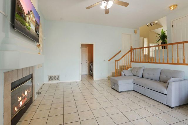 1725 Mark Mead Ln, Modesto, CA 95356