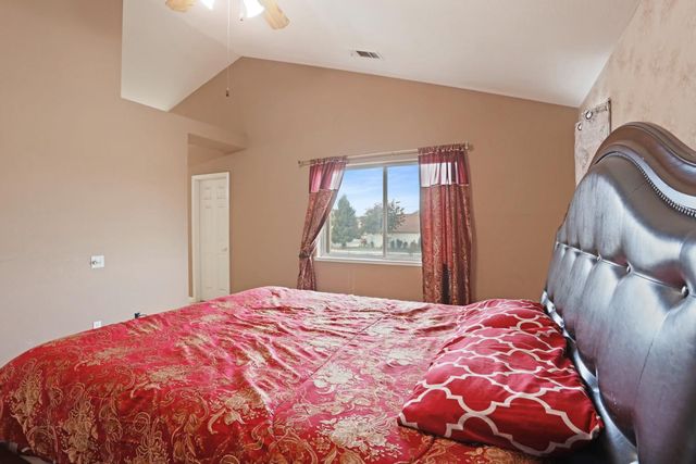 1725 Mark Mead Ln, Modesto, CA 95356