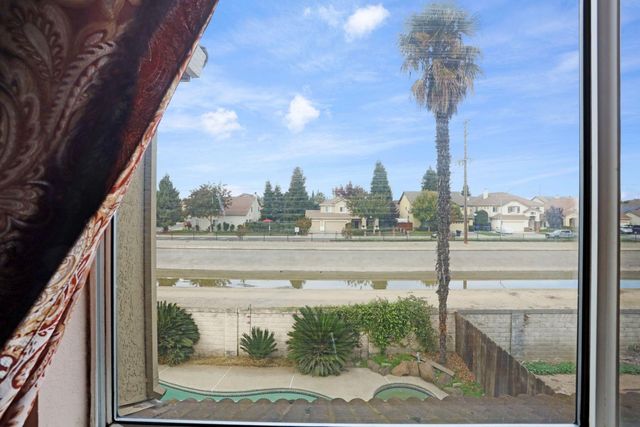 1725 Mark Mead Ln, Modesto, CA 95356