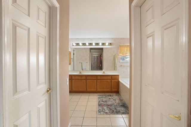 1725 Mark Mead Ln, Modesto, CA 95356