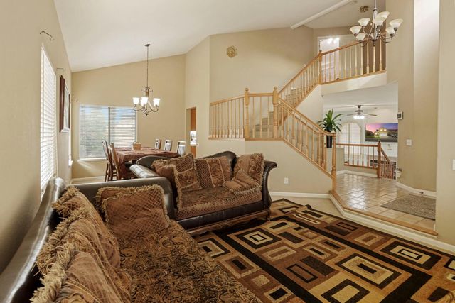 1725 Mark Mead Ln, Modesto, CA 95356