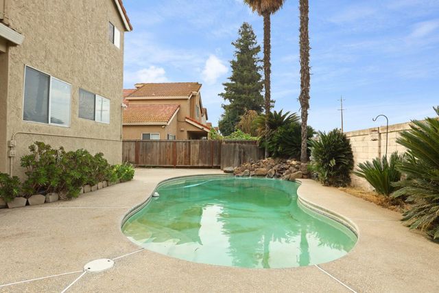 1725 Mark Mead Ln, Modesto, CA 95356