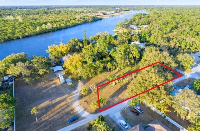2014 Ft Denaud Rd, La Belle, FL 33935