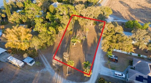 2014 Ft Denaud Rd, La Belle, FL 33935