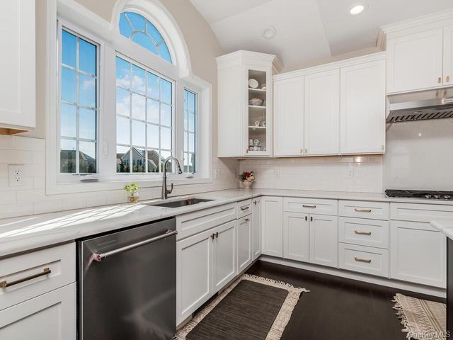 22 E Van Buren Way, Hopewell Junction, NY 12533