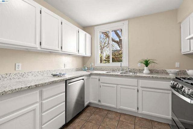 931 931 Bancroft Way, Berkeley, CA 94710