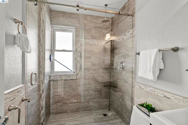 931 931 Bancroft Way, Berkeley, CA 94710