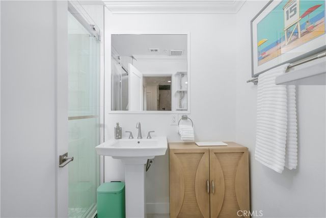 401 Seaward Road 2, Corona Del Mar, CA 92625