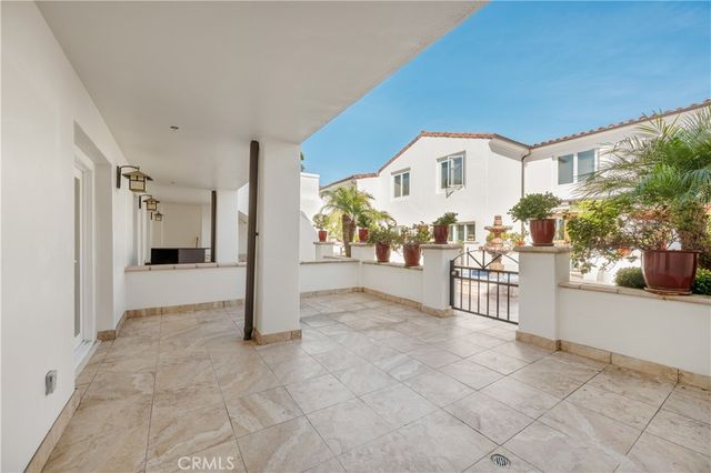 401 Seaward Road 2, Corona Del Mar, CA 92625