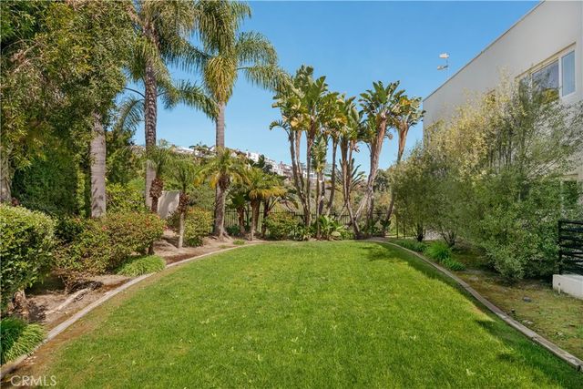 401 Seaward Road 2, Corona Del Mar, CA 92625
