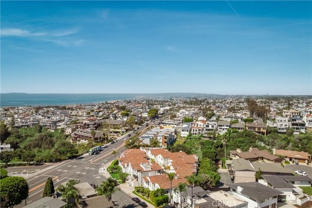 401 Seaward Road 2, Corona Del Mar, CA 92625