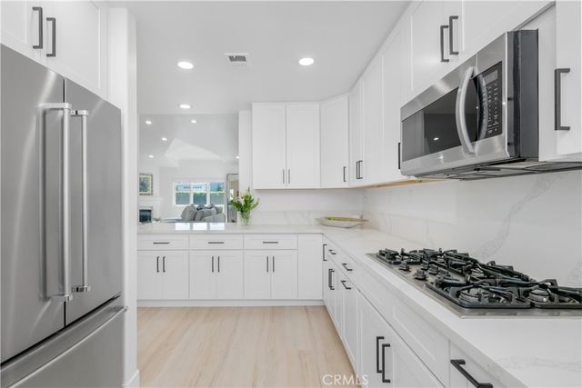 401 Seaward Road 2, Corona Del Mar, CA 92625